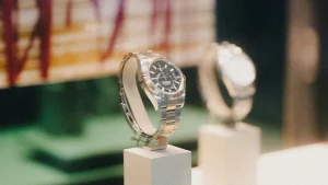swiss luxury watch showcase display
